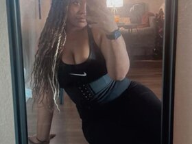 Profile Picture of yourmamisol