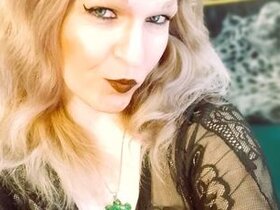 Profile Picture of HeavenDoll