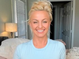 Profile Picture of HollyKennedy