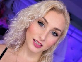 Profile Picture of MadameBlonde