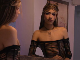 Profile Picture of MiaHaward