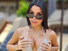Profile Picture of Nicolee_Reed