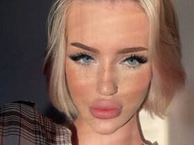 Profile Picture of AngelaHolmes