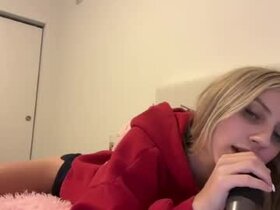 Profile Picture of skye_summerss