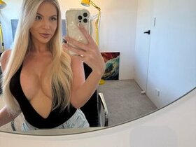 Profile Picture of Roxylovexo