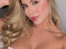 Profile Picture of laura 02