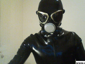 Profile Picture of latexslut1