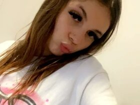 Profile Picture of Youlovesaraah