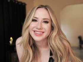 Profile Picture of pintsizedblonde