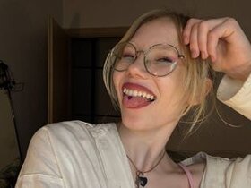 Profile Picture of Esme