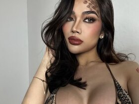 Profile Picture of MiraMoxie