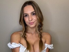 Profile Picture of CELENA_MARIE